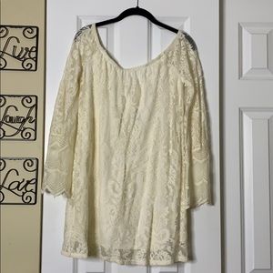 Off shoulder lace dress